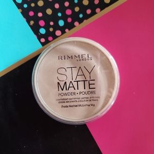 Matte finishing powder and sample eyeshadow